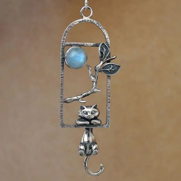 Jewelry - Vintage Window Sill Kitty Cat Pendant Necklace - NEW